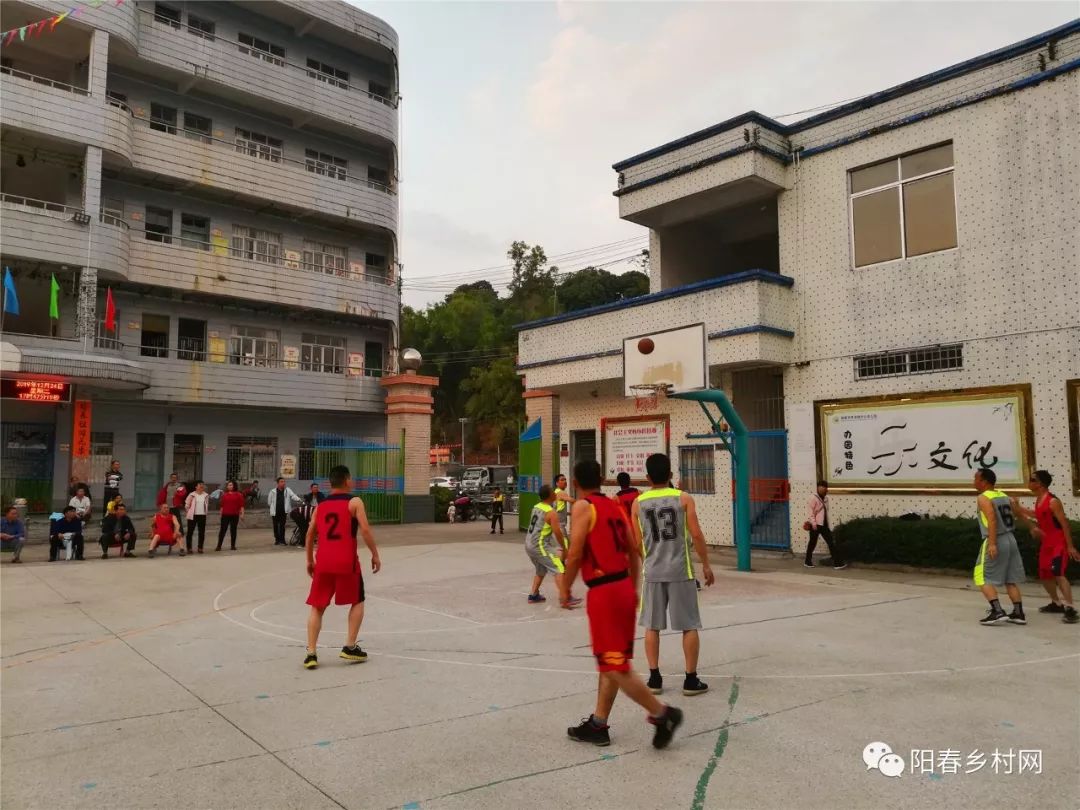 双滘小学教育工会举办庆元旦教职工篮球比赛活动