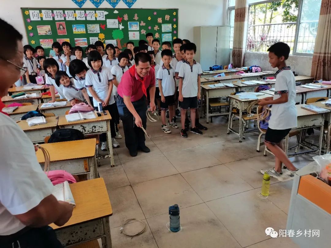 双滘镇中心小学全体教师同孩子们欢度2021年“六一”儿童节