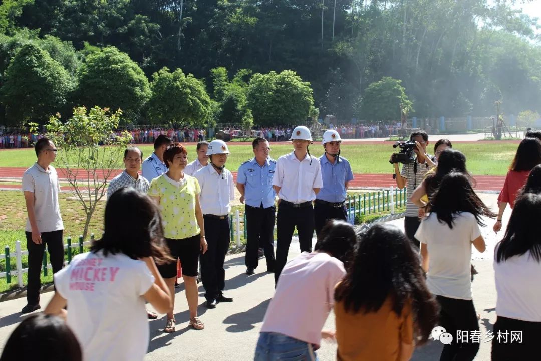 阳春市双滘镇中心小学举行消防安全疏散演练活动