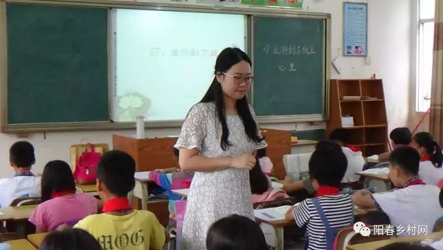 珠海市香洲区第十九小学到双滘镇中心小学开展结对帮扶活动