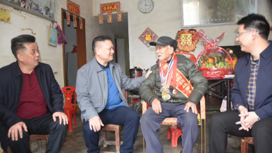 阳江市退役军人事务局领导到双滘镇走访慰问103岁抗战老兵黎木伙